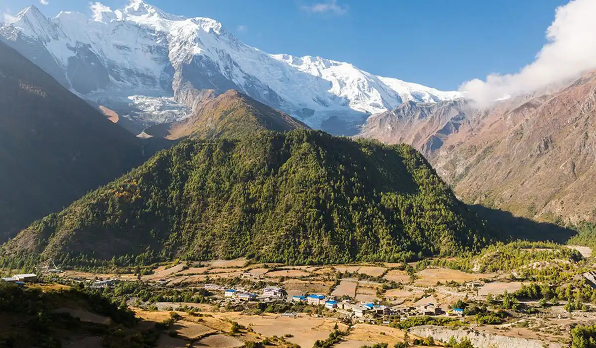 Annapurna Circuit Trek in April